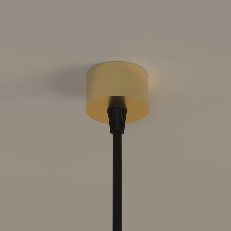 потолочная чашка подвесного светильника из латуни с черным проводом