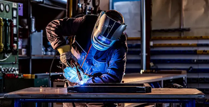 изготовление светильника из металла