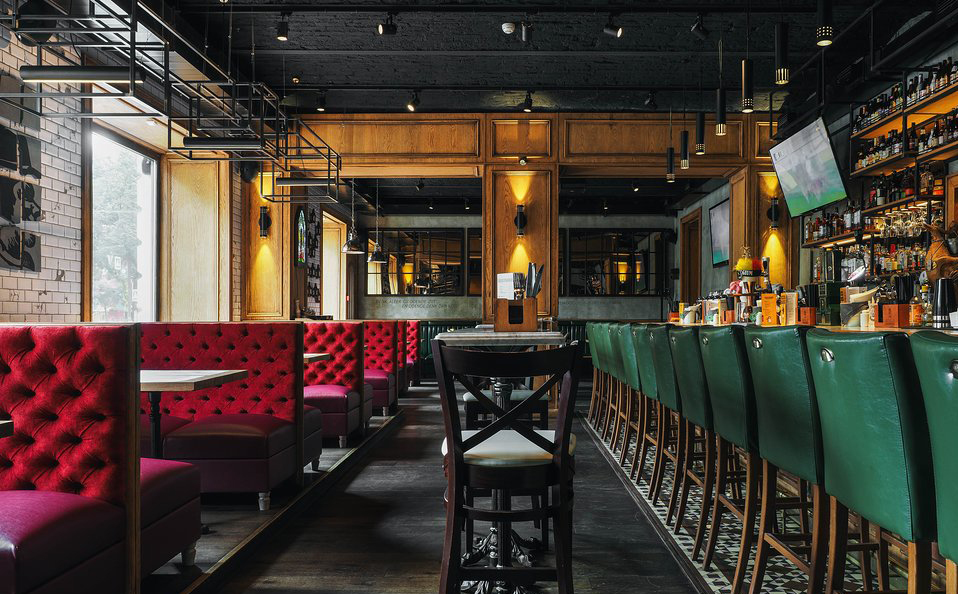 освещение для ресторана Брюссель в Петербурге