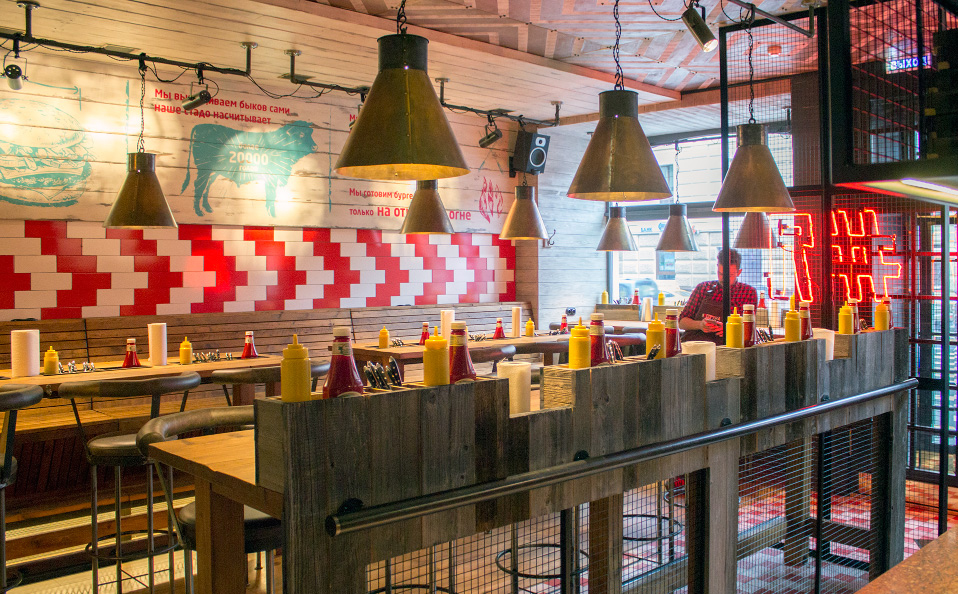 большие медные светильники в виде трапециевидных абажуров ручной работы в стиле лофт