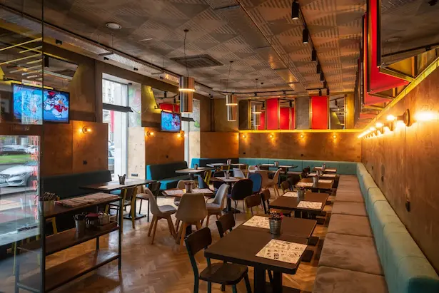 дизайнерское освещение в ресторане Frank на Московском проспекте в Петербурге