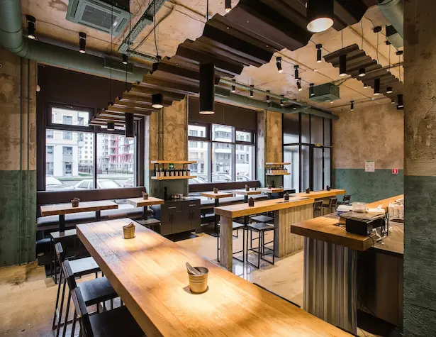 интерьер пустого бара в стиле лофт Забегаловка